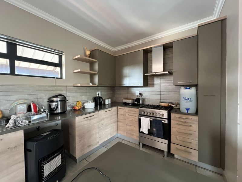 Apartment For Sale In Pretoria - Photo 7