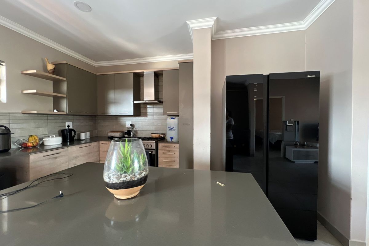 Apartment For Sale In Pretoria - Photo 3