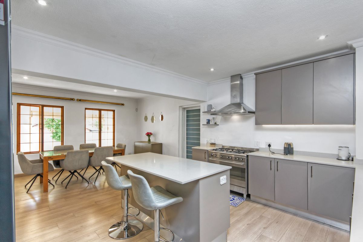 An Impeccable Family Home - Photo 5