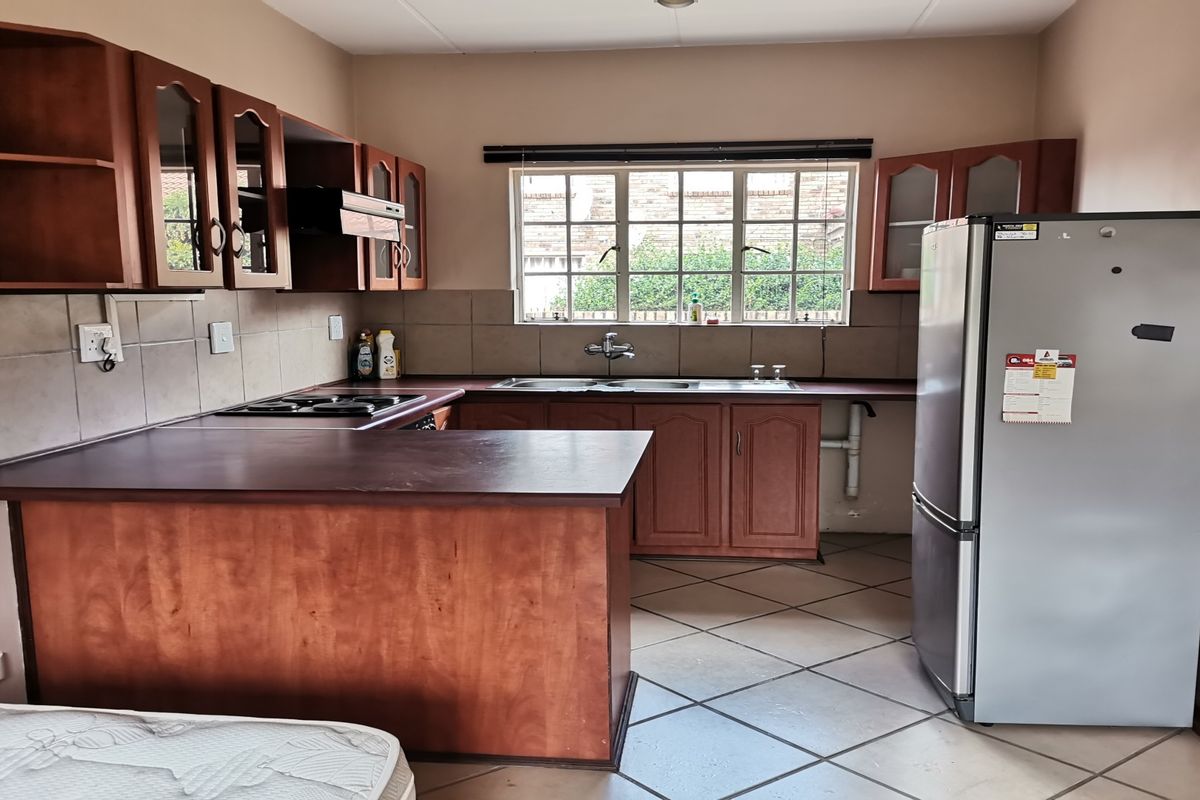 A Townhouse That Simply Works - Photo 4