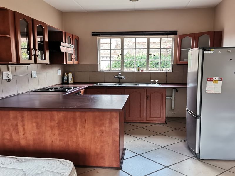 A Townhouse That Simply Works - Photo 4