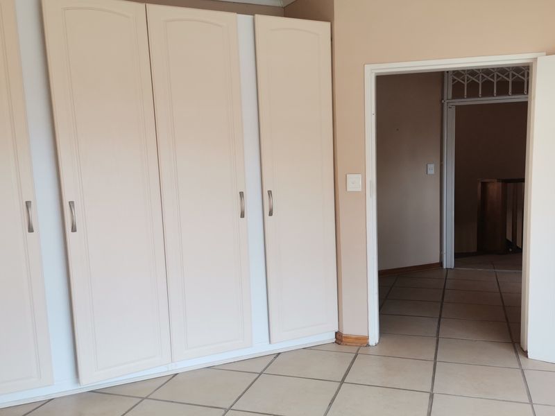 A Townhouse That Simply Works - Photo 10