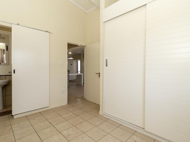 Modern, Light-Filled Apartment in The Paddocks, Dainfern - Photo 9