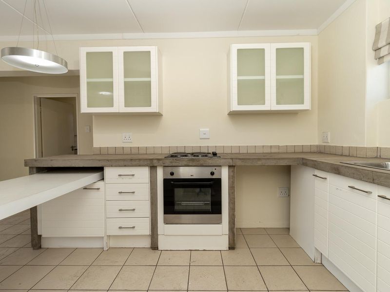 Modern, Light-Filled Apartment in The Paddocks, Dainfern - Photo 2