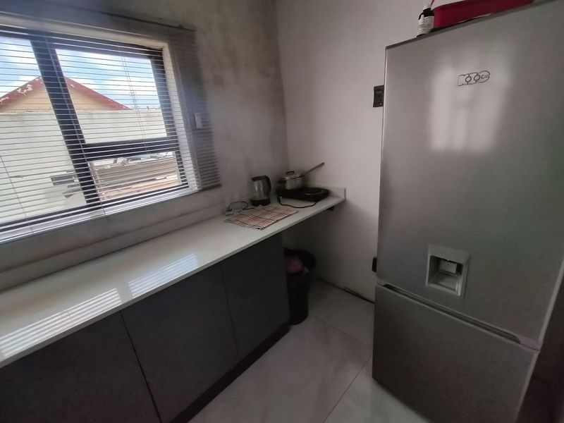 Newly Built Modern Home with Pool and Quality Finishes - Photo 8