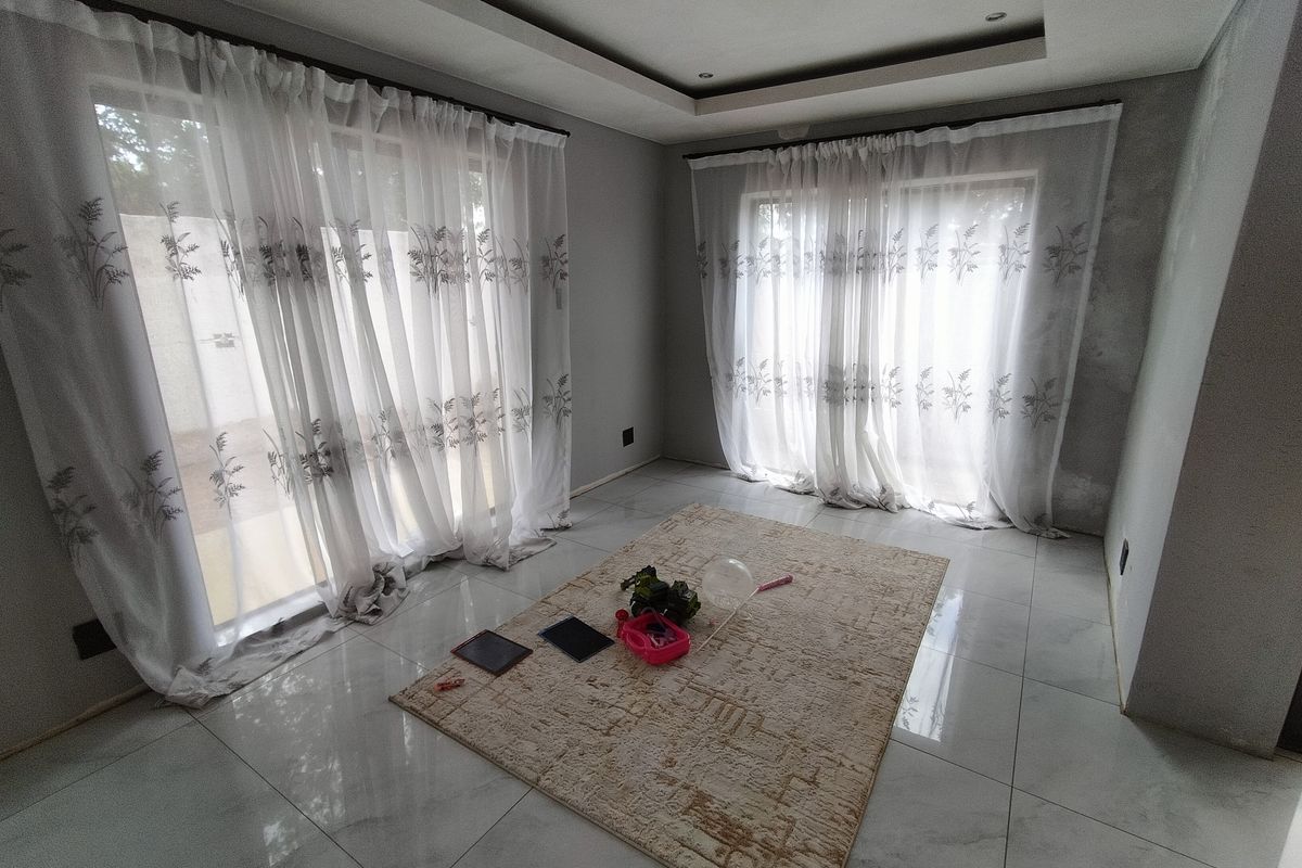 Newly Built Modern Home with Pool and Quality Finishes - Photo 3