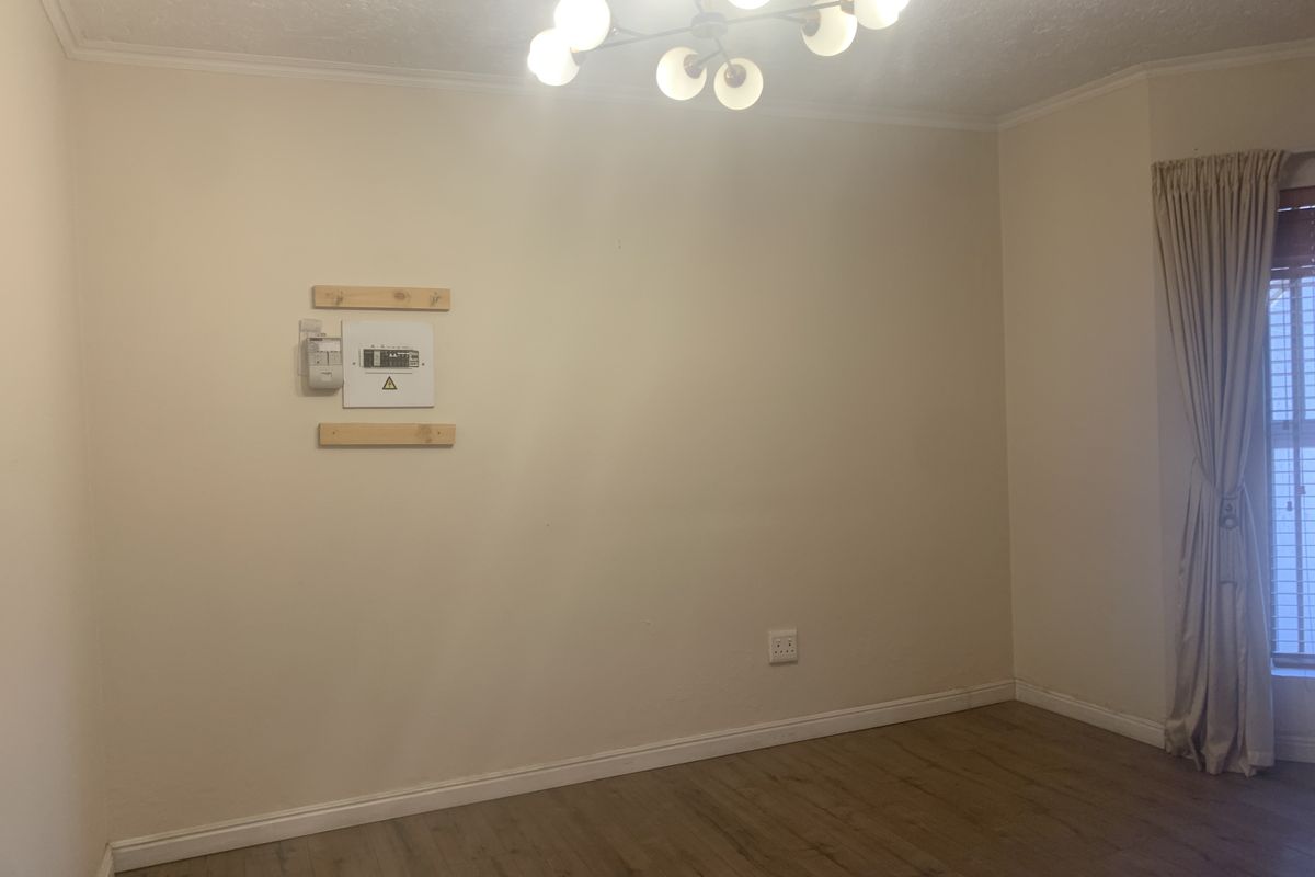 Stylish 2-Bedroom Home with Dual En-Suites  Millennium Village, Halfway Gardens - Photo 5