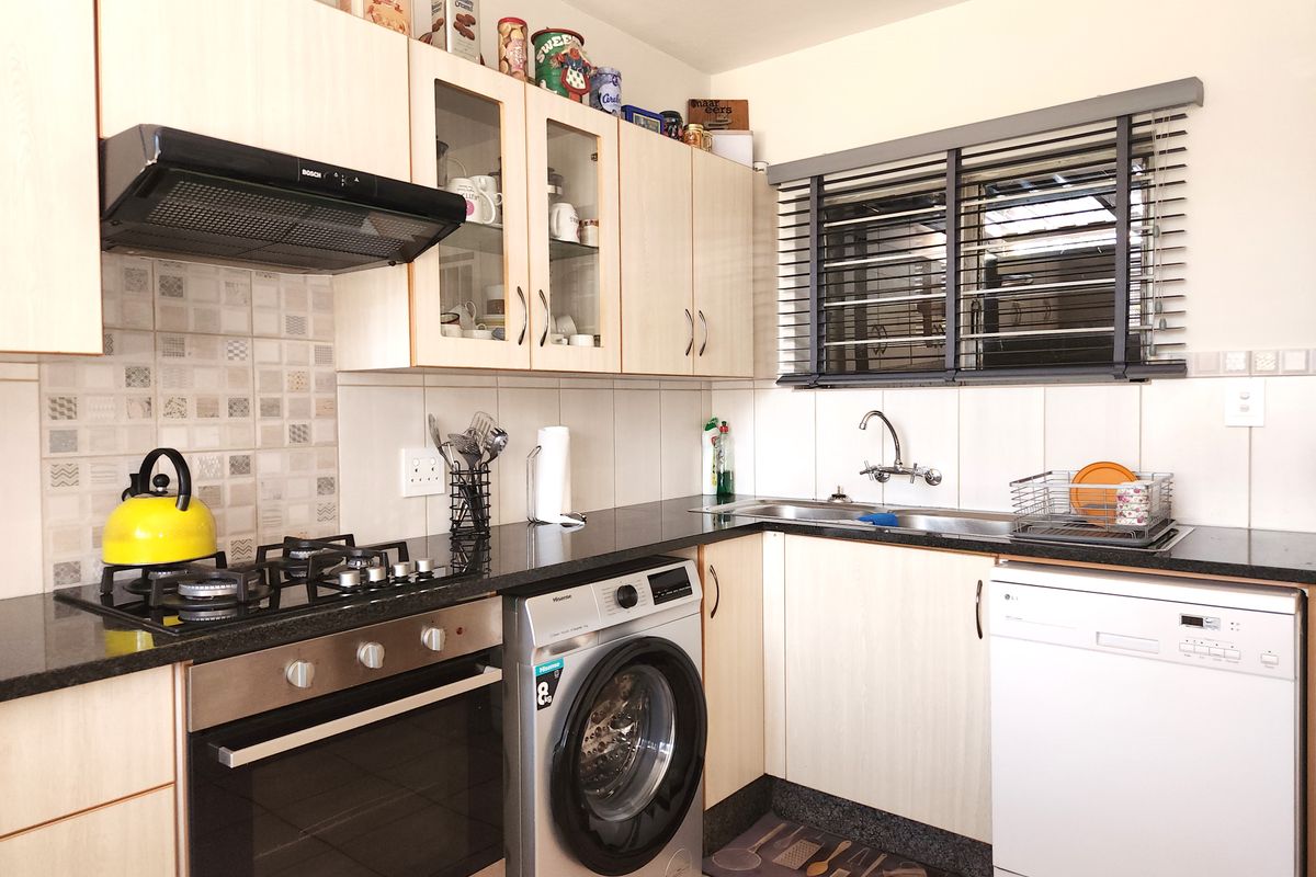 Calling All Investors!!!  Tenant & Good Rental Income In Place! - Photo 4