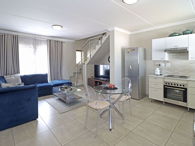 Modern Duplex in the sought after Summerset Hill - Blue Hills - Photo 9