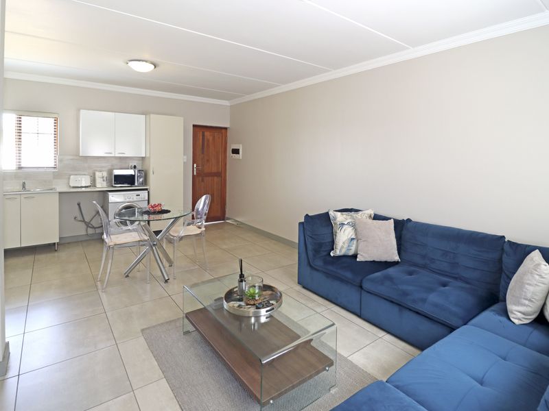 Modern Duplex in the sought after Summerset Hill - Blue Hills - Photo 8