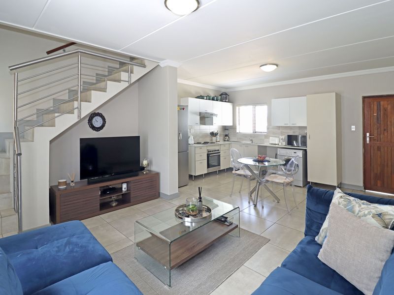 Modern Duplex in the sought after Summerset Hill - Blue Hills - Photo 7