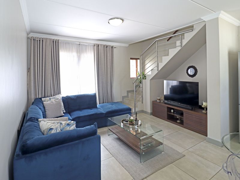 Modern Duplex in the sought after Summerset Hill - Blue Hills - Photo 10