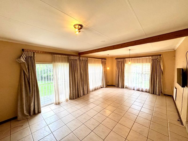 Perfectly Positioned Family Home with Extra Space and Great Parking - Photo 10