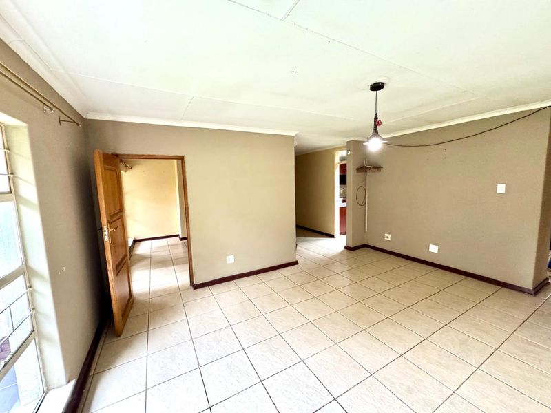 Perfectly Positioned Family Home with Extra Space and Great Parking - Photo 8