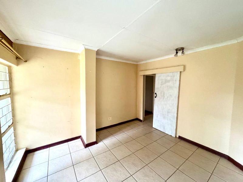 Perfectly Positioned Family Home with Extra Space and Great Parking - Photo 3