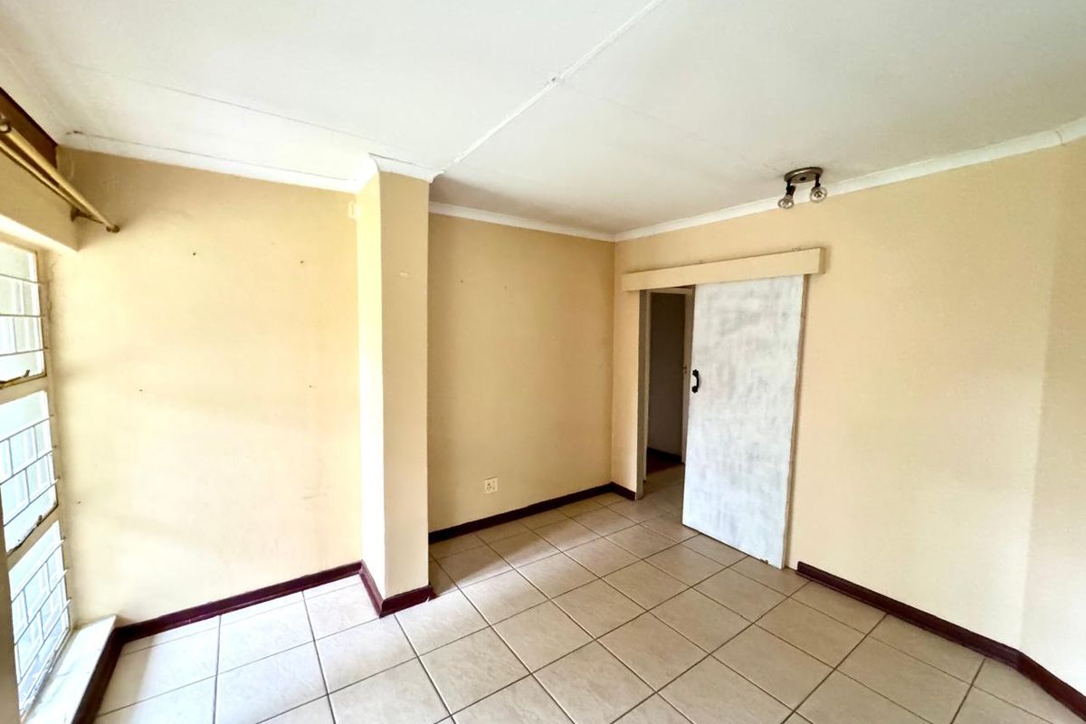 Perfectly Positioned Family Home with Extra Space and Great Parking - Photo 3