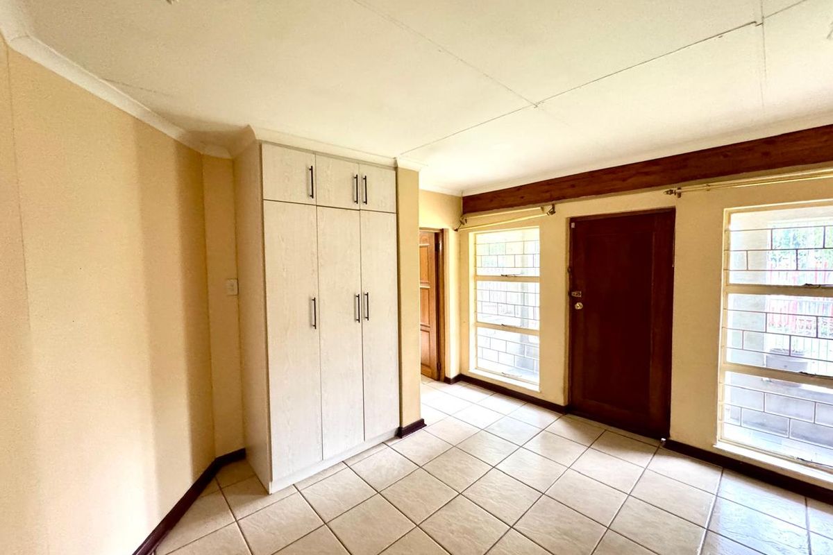 Perfectly Positioned Family Home with Extra Space and Great Parking - Photo 2