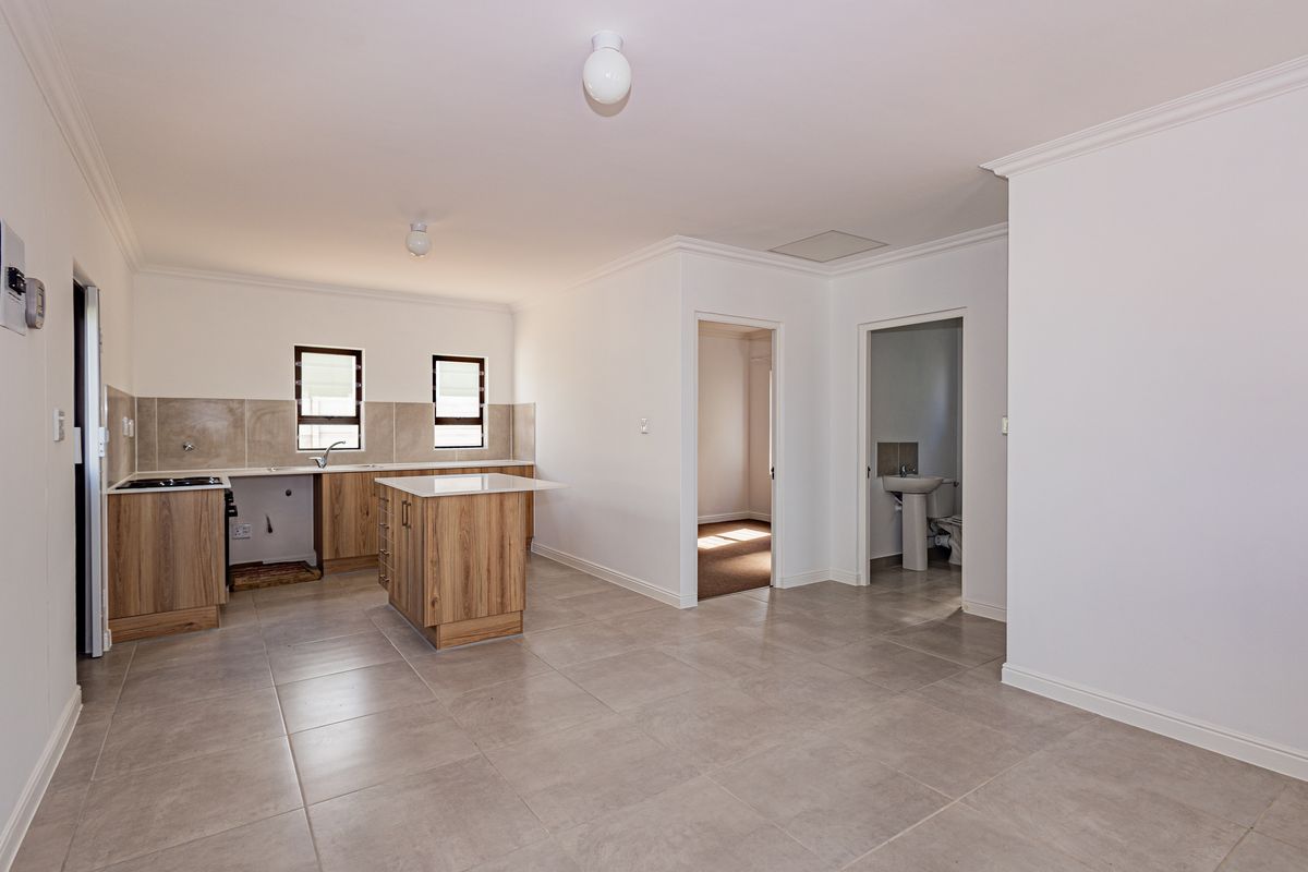 Charming 2-bedroom house for sale in Fisantekraal, Cape Town—your dream home awaits! Don't miss out - Photo 5