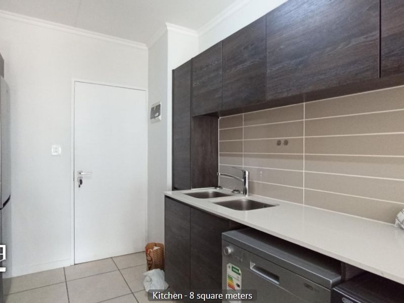 Sophisticated City-Style Living — 1-Bed Bachelor in Prime Area - Photo 3