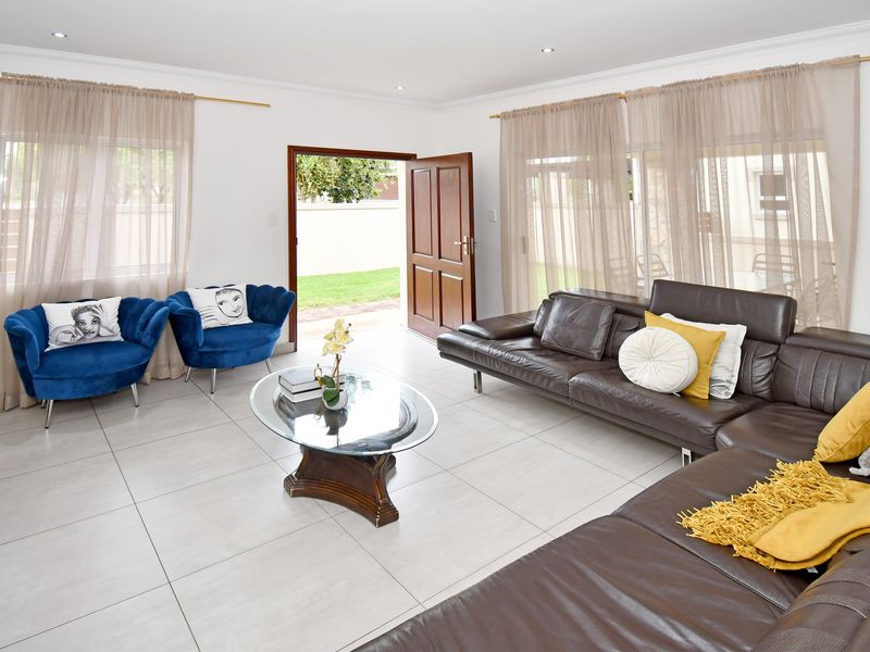 Lock-Up-and-Go Living in Blue Valley Golf Estate | 3-Bedroom Townhouse - Photo 7