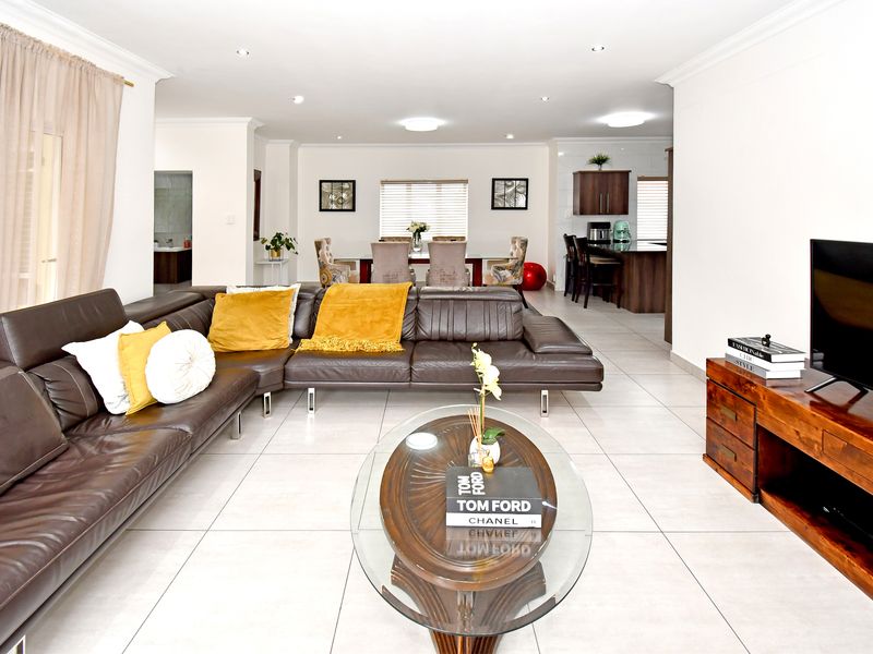 Lock-Up-and-Go Living in Blue Valley Golf Estate | 3-Bedroom Townhouse - Photo 9