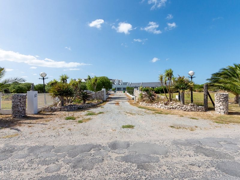 Luxury Country Estate with Pool, Flatlets & Entertainment Centre - Photo 2