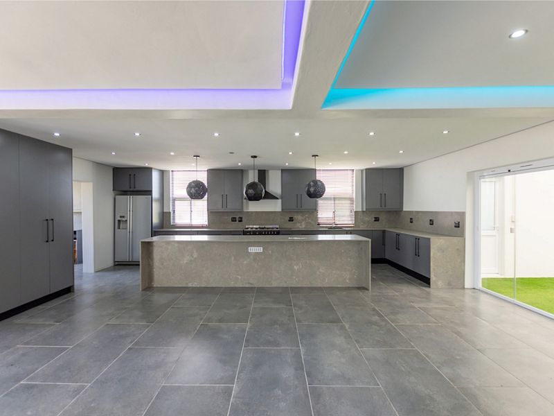 Luxury Country Estate with Pool, Flatlets & Entertainment Centre - Photo 7