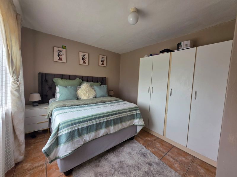 Neat and Spacious 3-Bedroom Flat - Photo 10