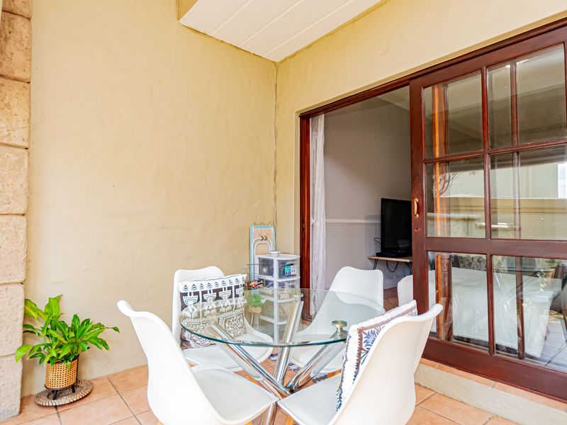 A beautiful 2-bedroom ground floor unit- A MUST SEE - Photo 9