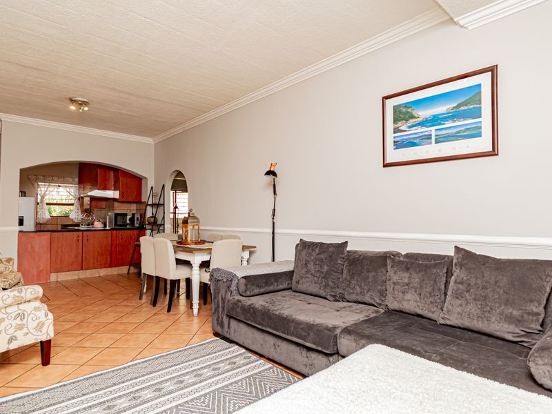 A beautiful 2-bedroom ground floor unit- A MUST SEE - Photo 7