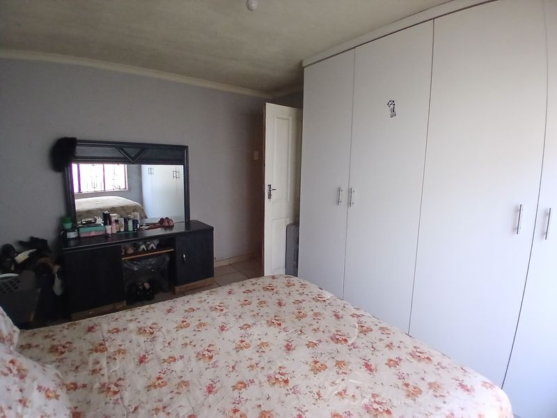 Affordable home in Rondebult Germiston with great potential. - Photo 10