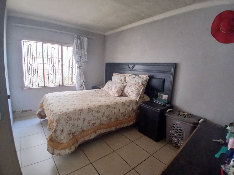 Affordable home in Rondebult Germiston with great potential. - Photo 9