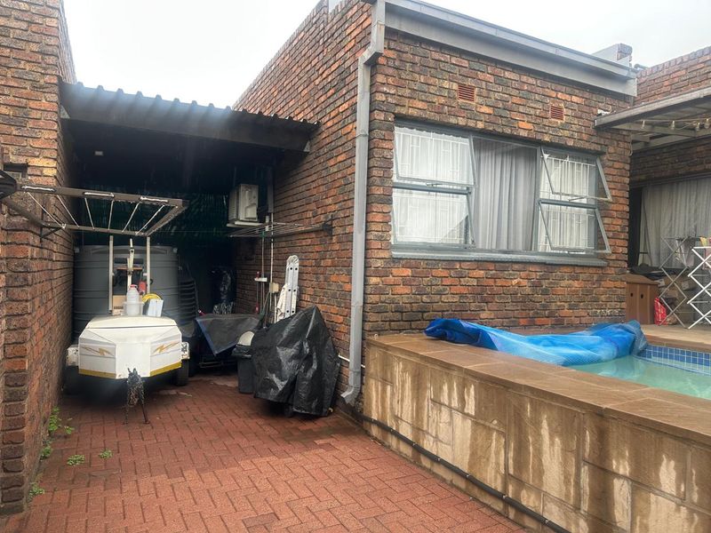 Morden,Stylish and secure corner stand - Photo 10