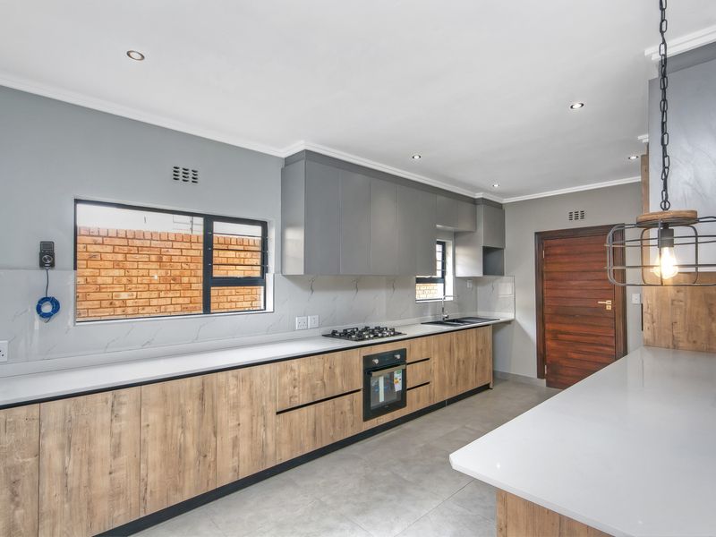 Luxury Full-Title Homes in Newmarket Park From R3,150,000 - R3,200,000 - Photo 2