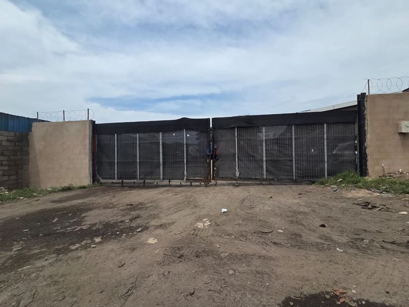 For Sale Prime Property In Clairwood - Photo 2