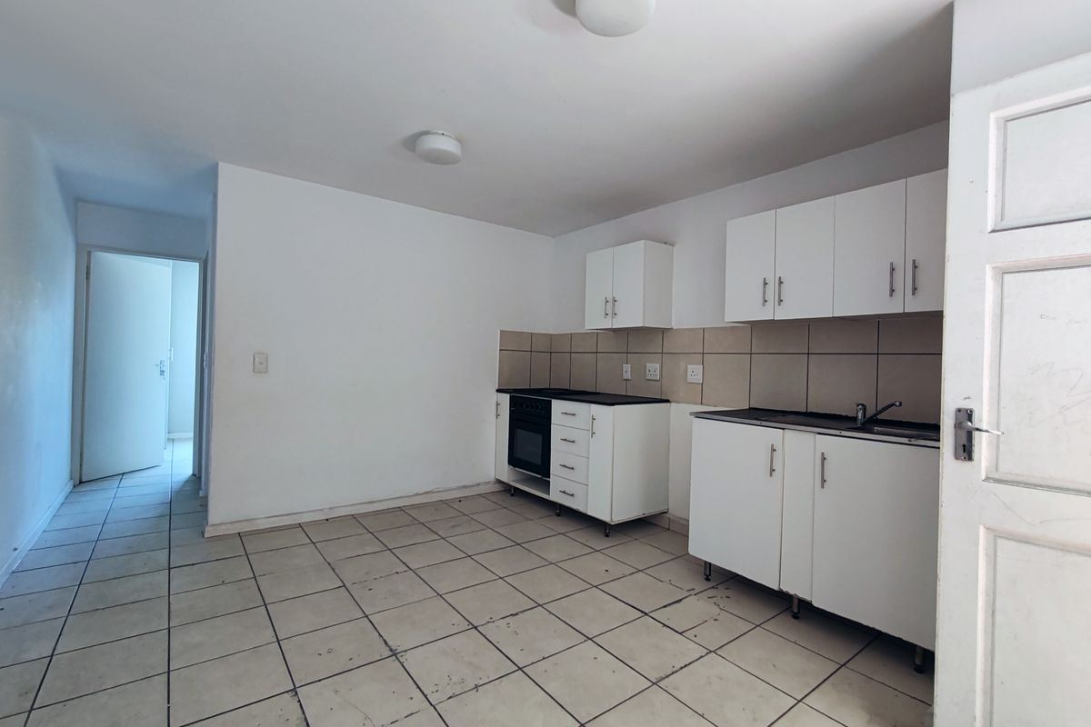 Apartment in Square On Tenth - Photo 4