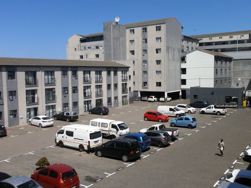 Apartment in Square On Tenth - Photo 10