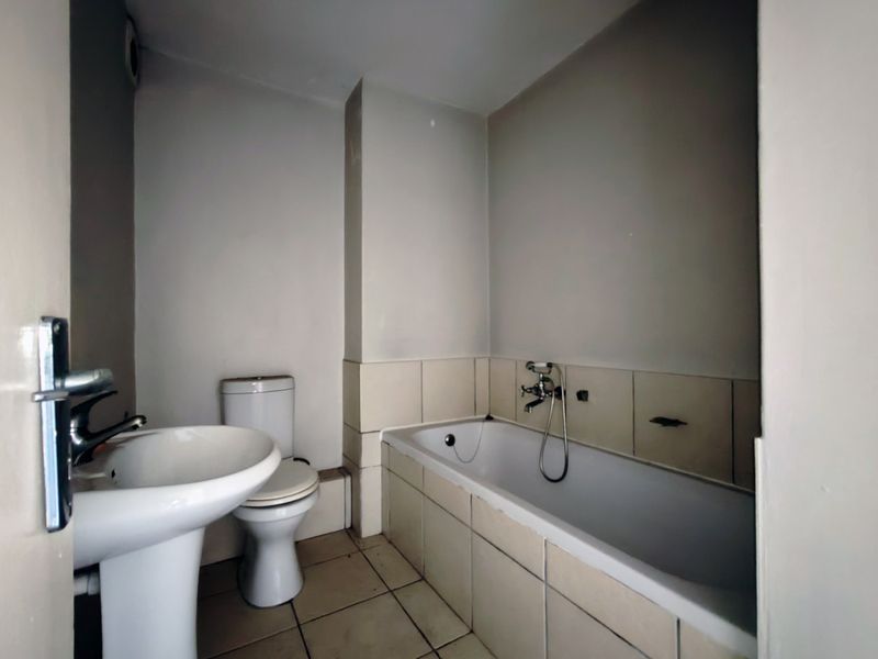 Apartment in Square On Tenth - Photo 7