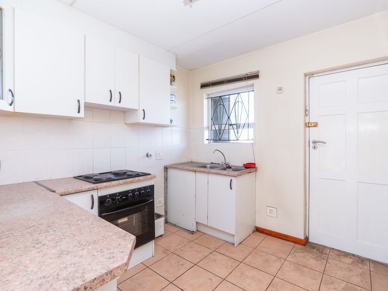 Two Bedroom Apartment - Photo 2
