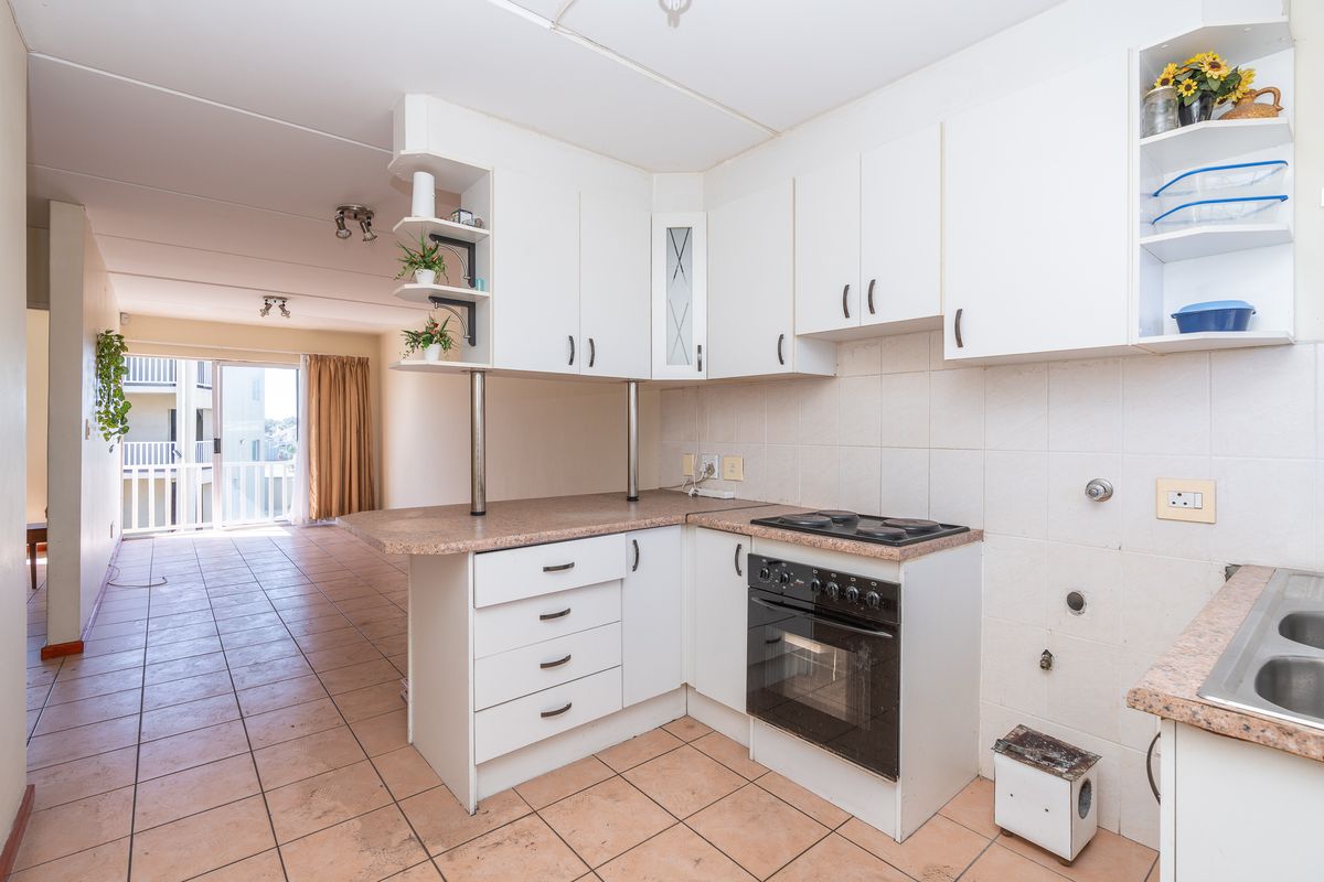 Two Bedroom Apartment - Photo 3