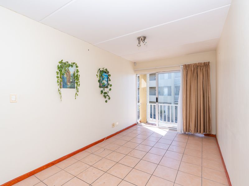 Two Bedroom Apartment - Photo 4