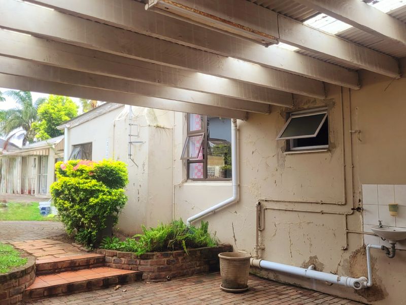 Corner property with dual living offers residential and business potential - Photo 3