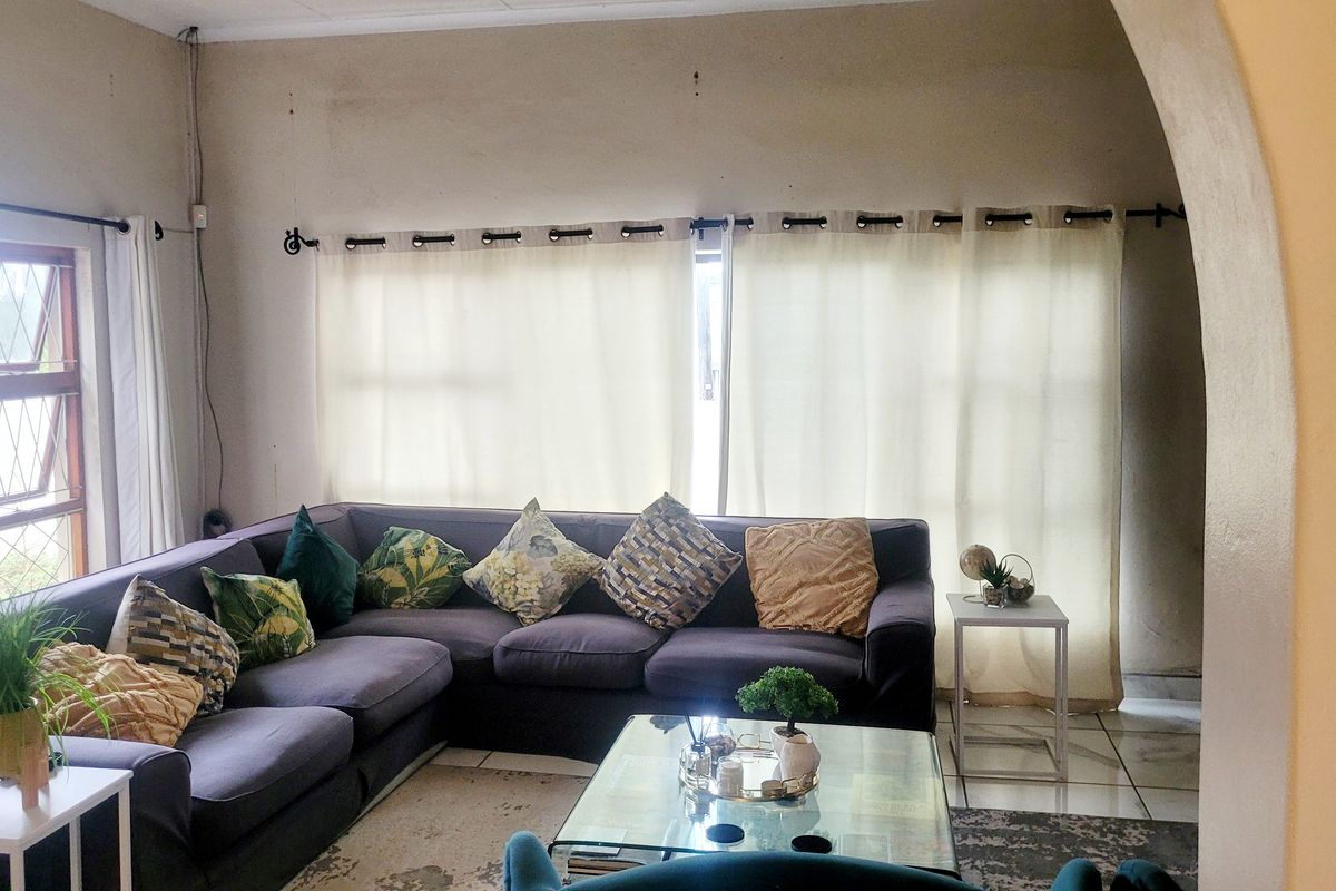 Corner property with dual living offers residential and business potential - Photo 3