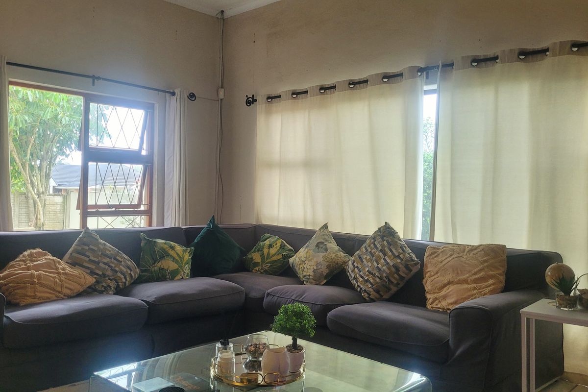 Corner property with dual living offers residential and business potential - Photo 5