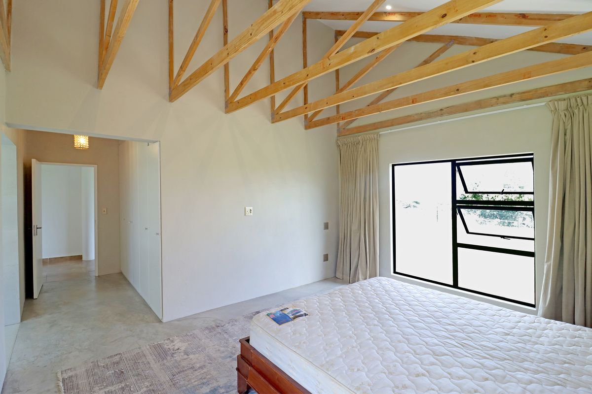 Spacious Country Living with Breathtaking Views – Pet Friendly 3 Bedroom Rental - Photo 3