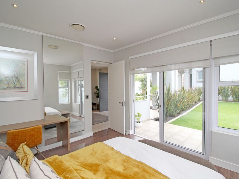 Welcome to a masterpiece of modern living. - Photo 9