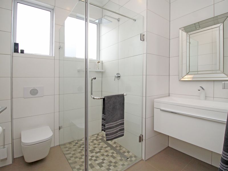 Welcome to a masterpiece of modern living. - Photo 8