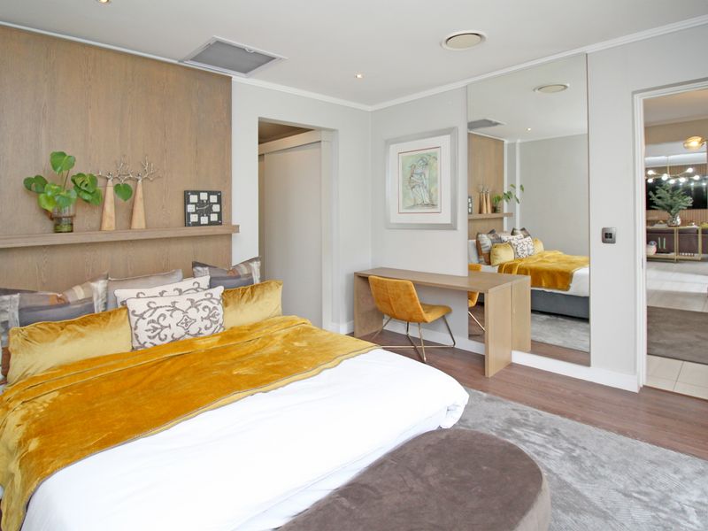 Welcome to a masterpiece of modern living. - Photo 7