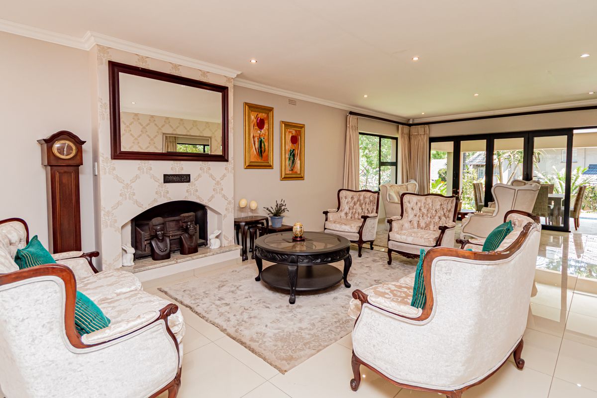 A beautiful 3 bedroom home with 2 luxuriious bedroom cottage to rent - Photo 5