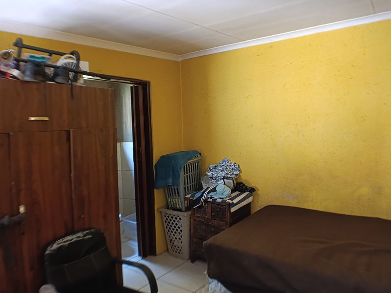 Income Generating Property in Prime Location - Photo 8